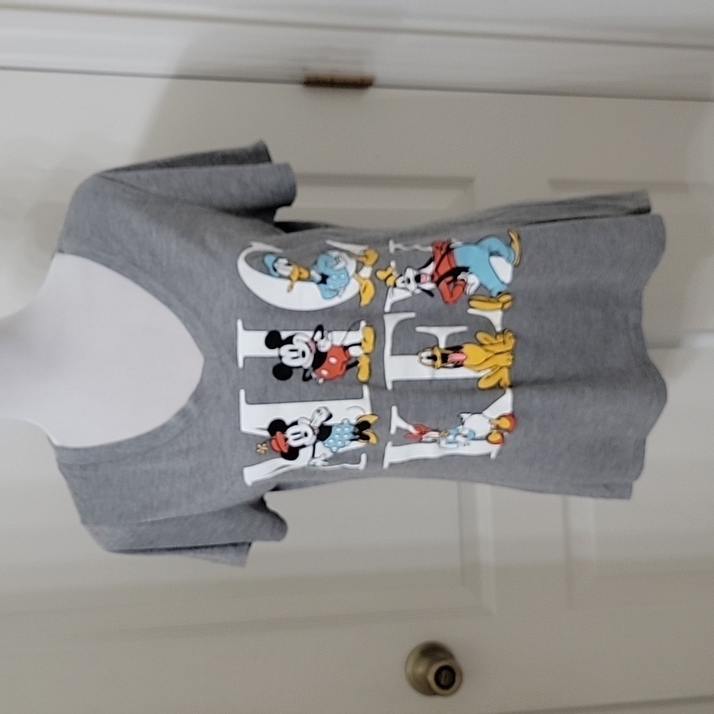 Disney Mickey and Friends Size L V Neck T-Shirt, Excellent Used Condition